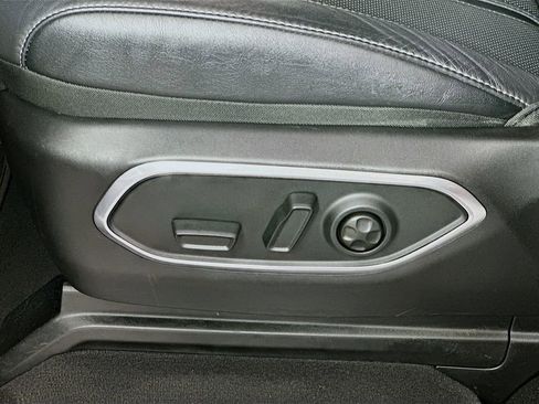 Used 2024 Jeep Wagoneer Series II w/ Flexible Seating Group image 22