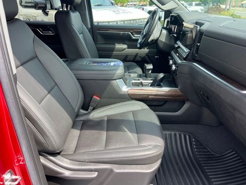 Used 2022 GMC Sierra 1500 Elevation w/ Elevation Premium Package AWD/4WD image 4