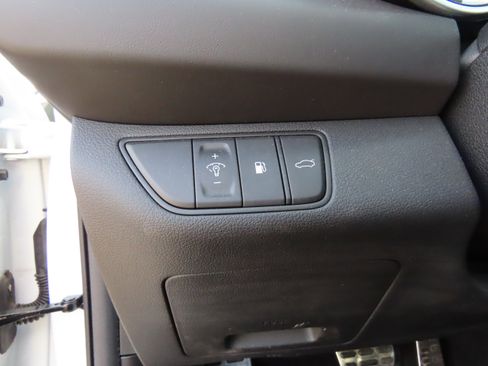 Used 2023 Genesis G70 2.0T w/ Sport Prestige Package image 40