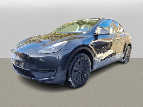 Used 2024 Tesla Model Y Long Range image 1