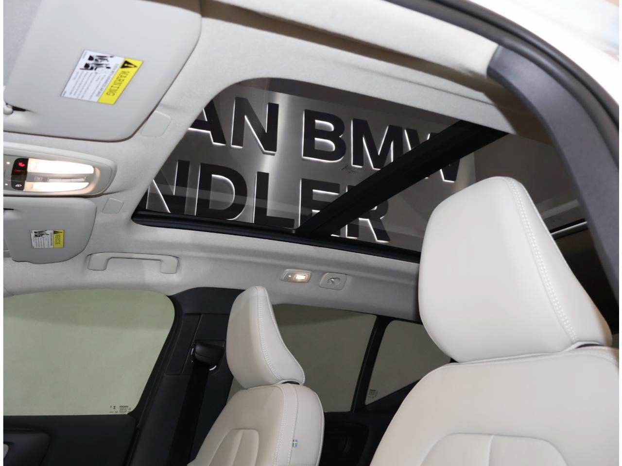 Used 2025 Volvo XC40 B5 Plus w/ Protection Package Premier AWD/4WD image 15