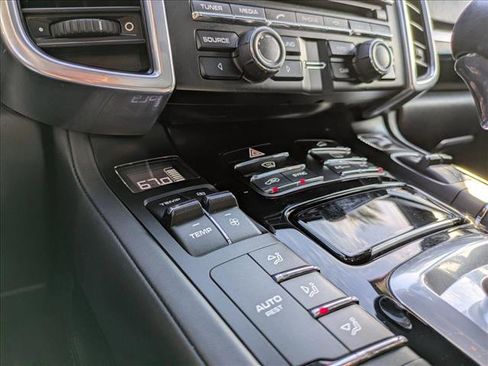Used 2016 Porsche Cayenne Turbo image 14