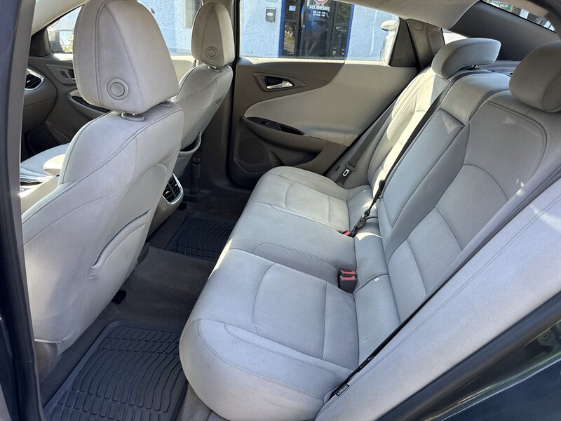 Used 2016 Chevrolet Malibu LT FWD image 6