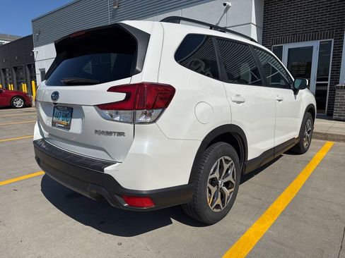 Used 2020 Subaru Forester Premium w/ Popular Package #1 AWD/4WD image 8