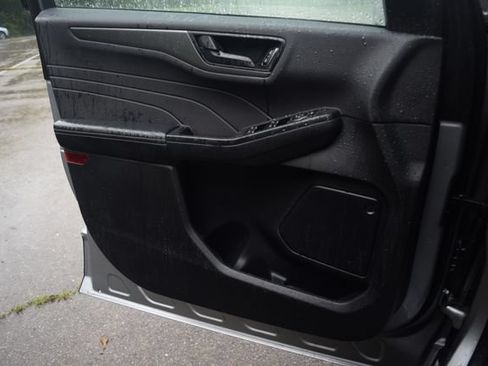 Used 2024 Ford Escape Active w/ Tech Pack #1 FWD image 17