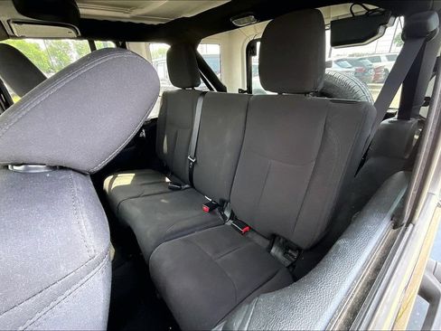 Used 2017 Jeep Wrangler Unlimited Sport w/ Quick Order Package 24S AWD/4WD image 33