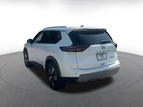 Used 2026 Nissan Rogue SL AWD/4WD image 10
