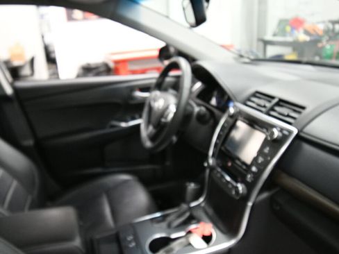 Used 2015 Toyota Camry XLE FWD image 31