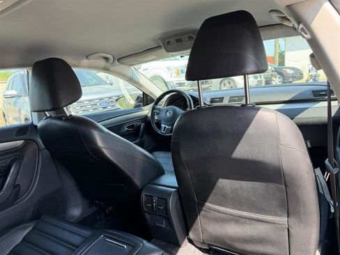 Used 2010 Volkswagen CC Sport image 16