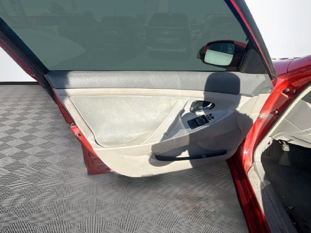 Used 2009 Toyota Camry LE FWD image 13