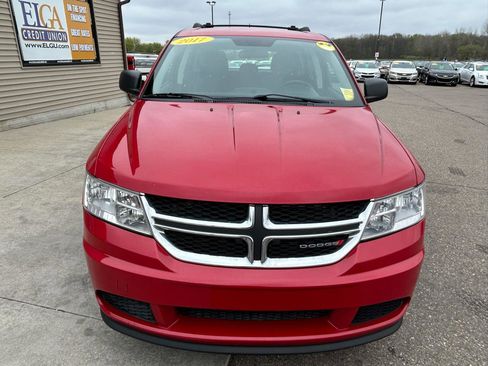 Used 2017 Dodge Journey SE FWD image 2