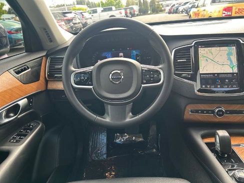 Used 2024 Volvo XC90 T8 Plus w/ Protection Package Premier AWD/4WD image 8