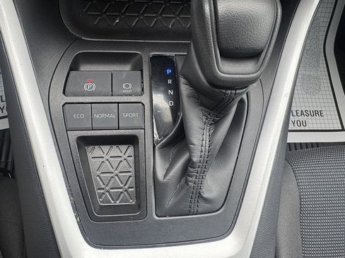 Certified 2023 Toyota RAV4 LE FWD image 18