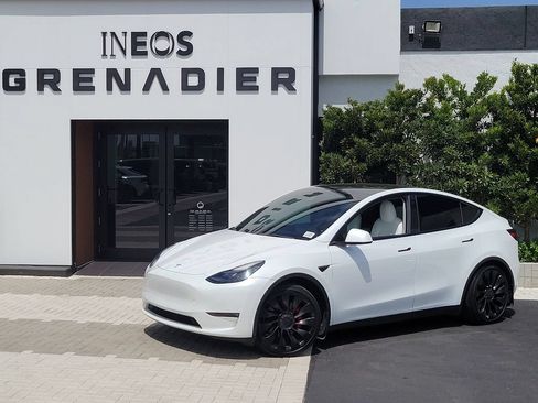 Used 2022 Tesla Model Y Performance AWD/4WD image 1
