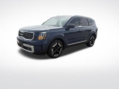 Used 2024 Kia Telluride S w/ S Sunroof Package