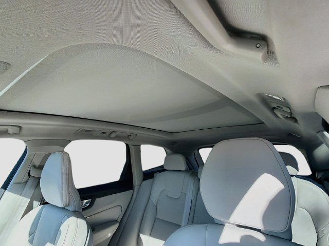 Used 2026 Volvo XC60 B5 Ultra AWD/4WD image 27