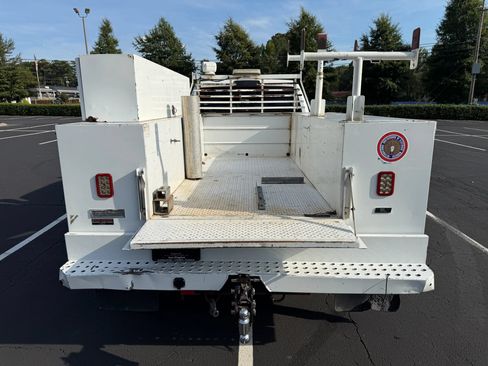 Used 2018 RAM 3500 Tradesman RWD image 9
