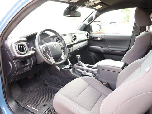 Used 2019 Toyota Tacoma TRD Off-Road AWD/4WD image 24