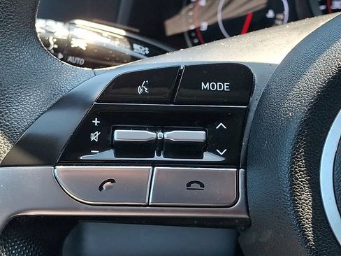 Used 2021 Hyundai Elantra SE FWD image 22