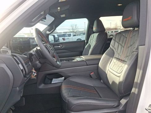 Certified 2025 Nissan Armada PRO-4X image 13