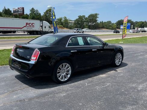 Used 2012 Chrysler 300 Limited RWD image 5