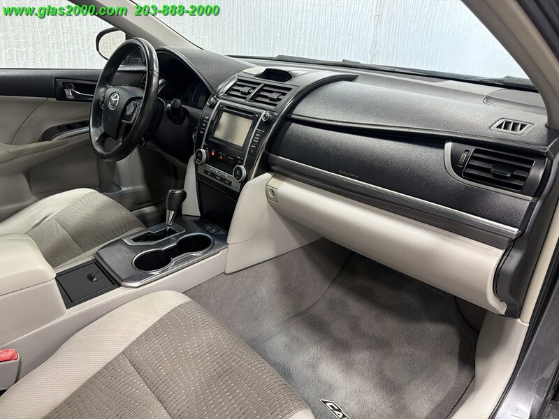 Used 2014 Toyota Camry XLE FWD image 5