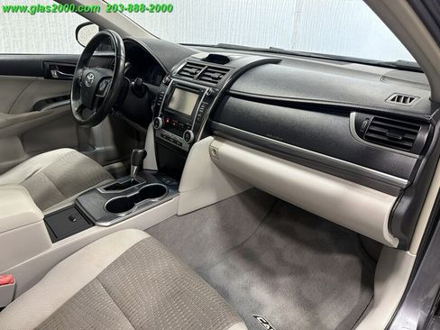 Used 2014 Toyota Camry XLE FWD image 5