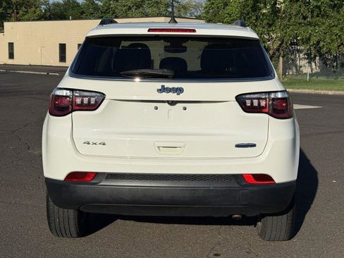 Used 2018 Jeep Compass Latitude w/ Popular Equipment Group AWD/4WD image 10