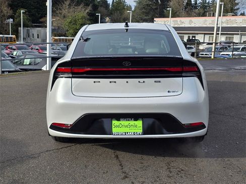New 2026 Toyota Prius XLE image 39