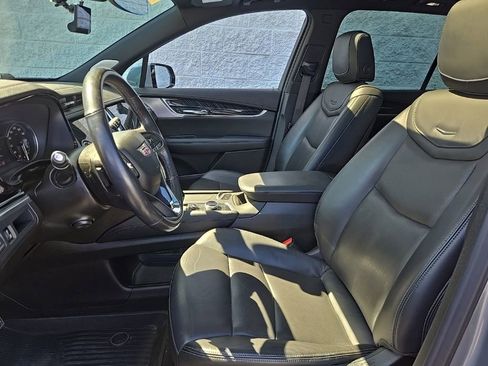 Used 2024 Cadillac XT6 Premium Luxury AWD/4WD image 10