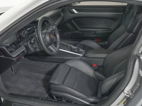 Used 2020 Porsche 911 Carrera S image 11