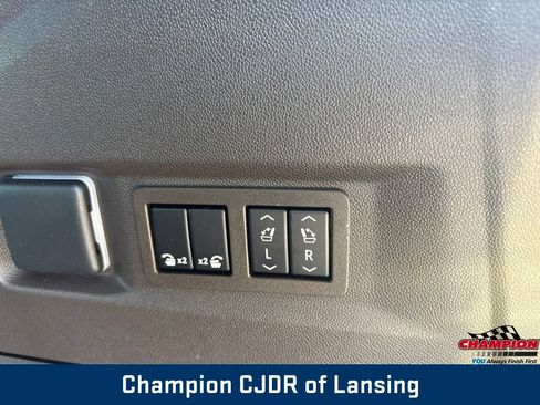 Used 2023 GMC Yukon Denali AWD/4WD image 25
