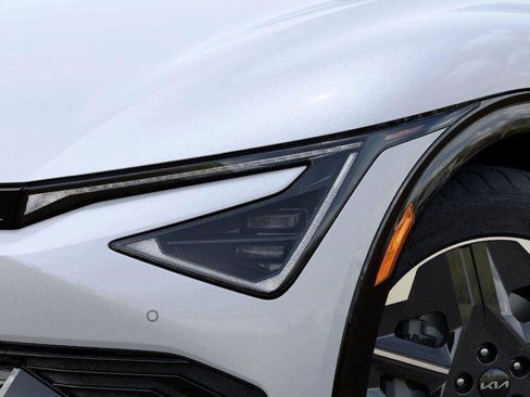New 2025 Kia EV6 Light image 10