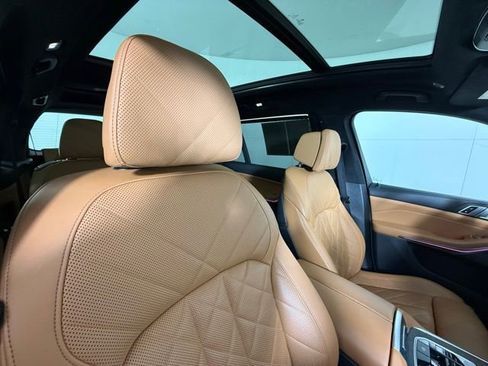 Used 2023 BMW X7 xDrive40i w/ M Sport Package image 35
