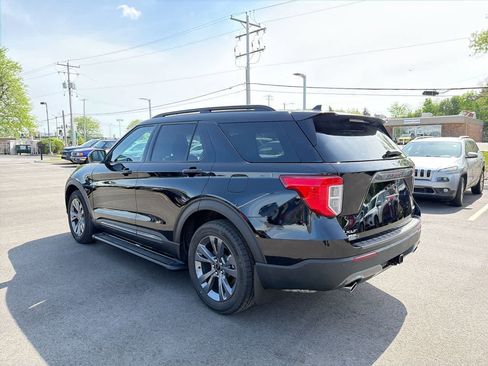 Used 2024 Ford Explorer XLT w/ Equipment Group 202A AWD/4WD image 11