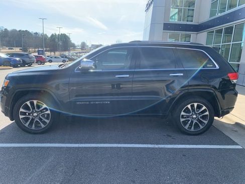 Used 2018 Jeep Grand Cherokee Overland image 11