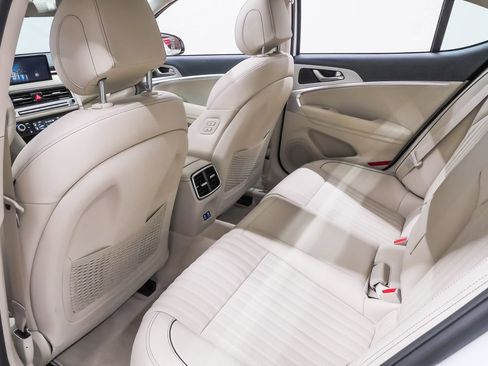 Certified 2026 Genesis G70 2.5T Prestige RWD image 11