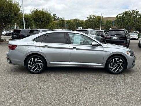 Used 2023 Volkswagen Jetta SEL FWD image 7