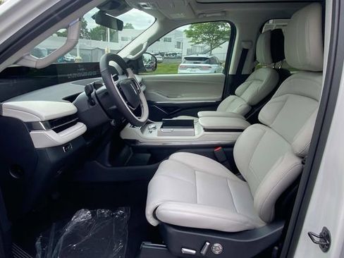 New 2026 Lincoln Navigator L Reserve AWD/4WD image 10