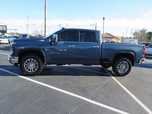 Used 2025 Chevrolet Silverado 2500 LTZ w/ LTZ Plus Package image 6
