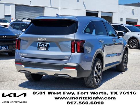 Used 2025 Kia Sorento S AWD/4WD image 3