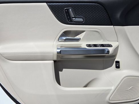 New 2026 Mercedes-Benz GLB 250 image 21