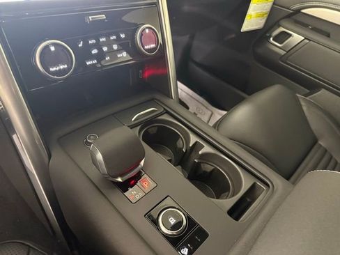 New 2026 Land Rover Discovery Limited Edition image 21