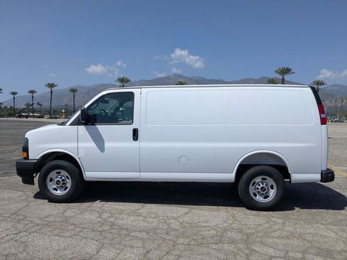 New 2026 GMC Savana 2500 w/ Driver Convenience Package image 9