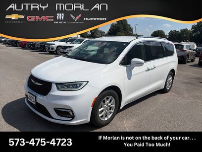 Used 2021 Chrysler Pacifica Touring-L w/ Uconnect Theater Family Group