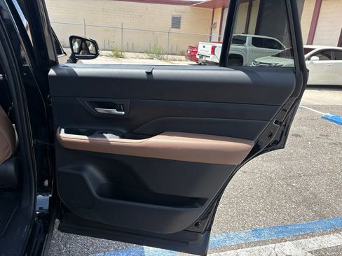 Used 2025 Toyota Grand Highlander AWD Hybrid image 16