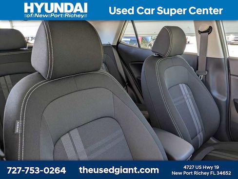 Used 2026 Hyundai Venue SEL FWD image 6