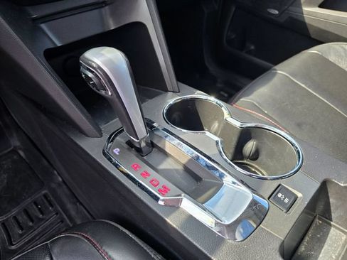 Used 2010 GMC Terrain SLT FWD image 18