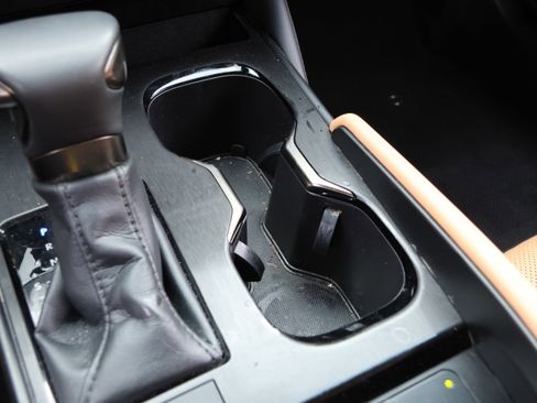 Used 2024 Lexus ES 350 w/ Premium Package image 28