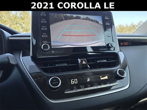 Used 2021 Toyota Corolla LE image 29